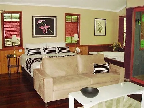 Aparthotel Amore On Buderim Rainforest Cabins Sunshine Coast